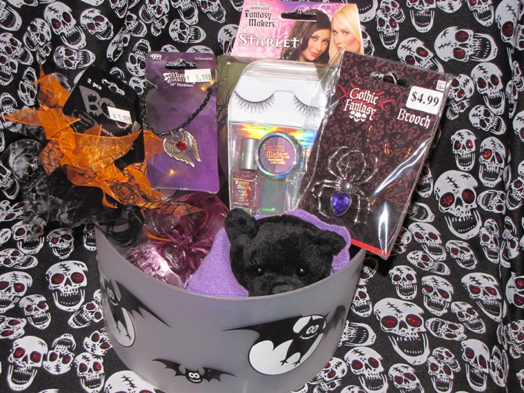 Gothic Beauty Spider Vampire Skull Halloween Gothic Gift Basket
