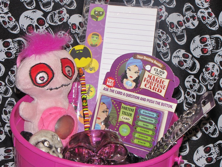 Teen Girl Skull Bat Monster Gothic Gift Basket Teen Girl Skull Bat Monster Gothic Gift Basket