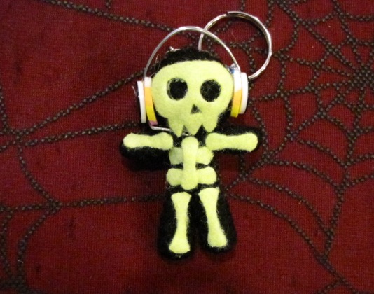 Black and Yellow Skull w Headphones Voodoo Keychain