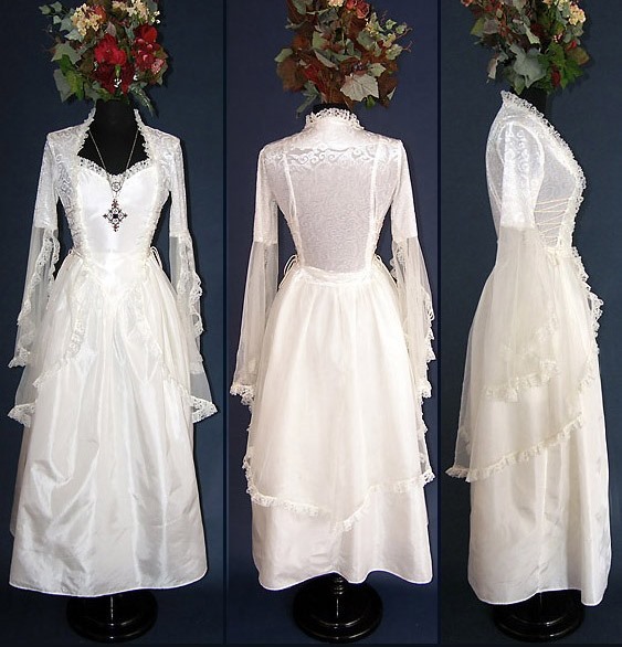 Eternal Love Ivory Wedding Gothic La Belle Dame Dress - Click Image to Close
