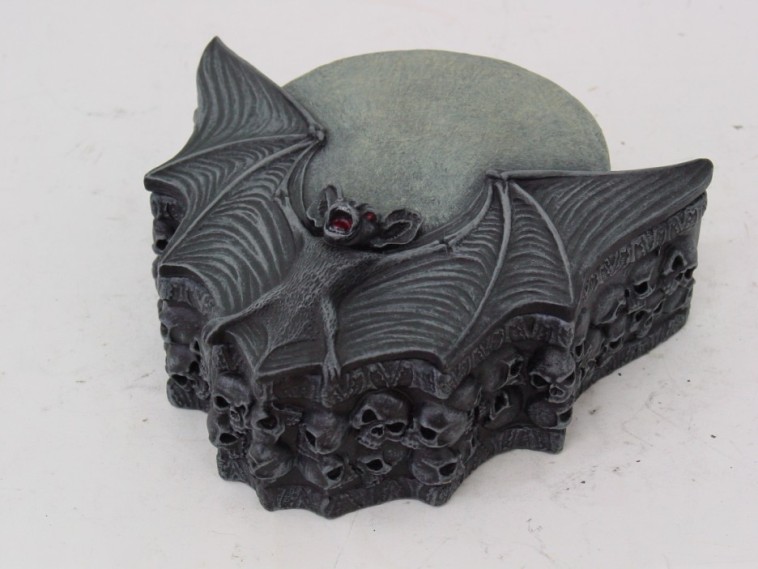 Vampire Moon Skulls Bat Wings Box - Click Image to Close
