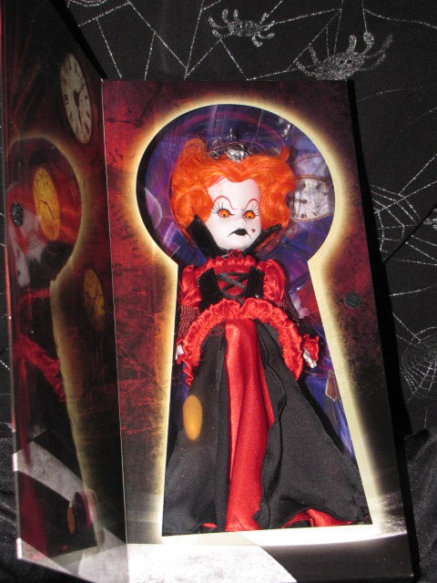 Living Dead Dolls in Wonderland "The Queen of Hearts" Living Dead Dolls in Wonderland "The Queen of Hearts"