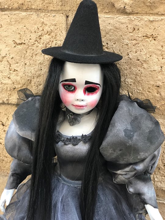 creepy eye doll