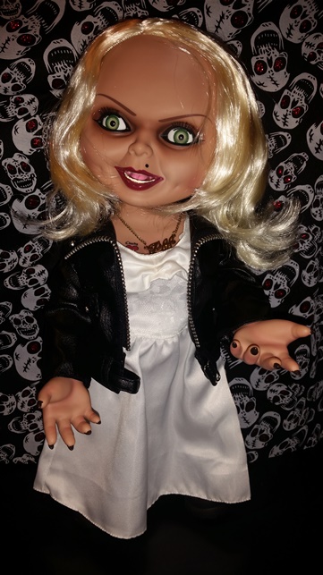 Bride of Chucky Talking Tiffany Mega Scale 15 inch