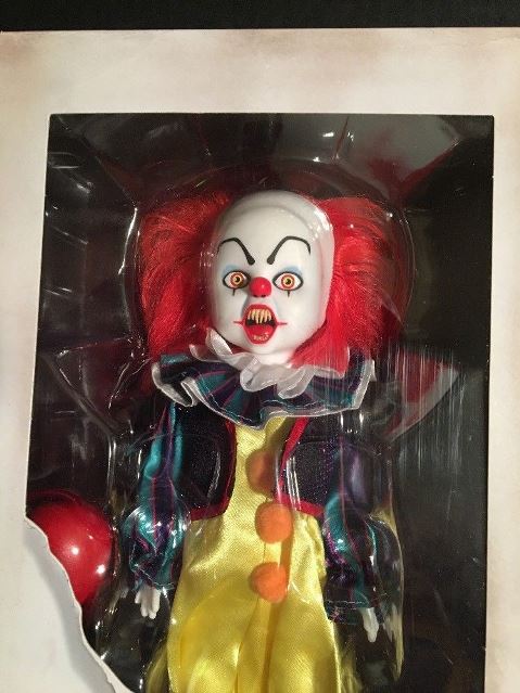 Living Dead Dolls Presents IT Pennywise 1990 Clown - Click Image to Close